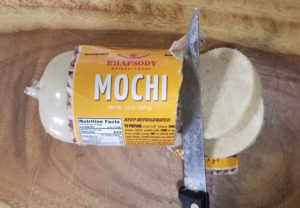 Slicing mochi